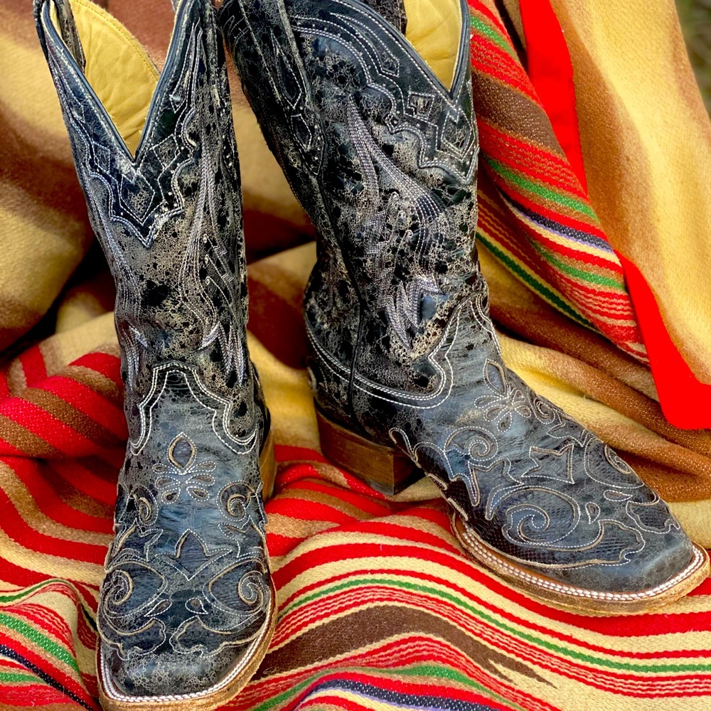 Corral Women 9.5 M lizard & leather.